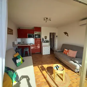 confortable-studio-au-calme-clim-terrasse-parking.fr-provencehotel.com/